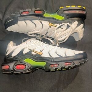 Nike White and Green Men's Shoes